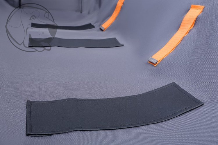 Ochranný kryt pro přepravu psů Anti Slip s bočnicemi na zip - M  133cm x 157cm - Barva: šedá