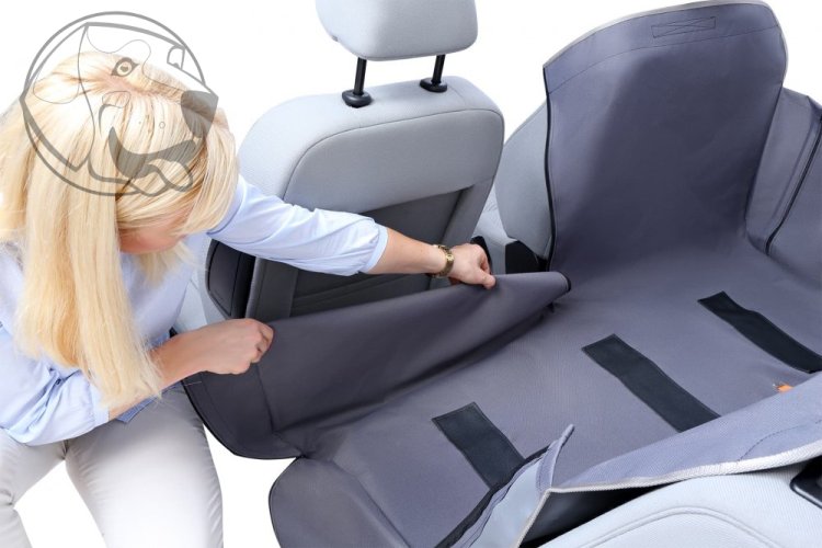 Ochranný kryt pro přepravu psů Anti Slip s bočnicemi na zip - M  133cm x 157cm - Barva: šedá
