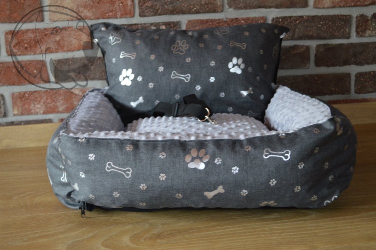 Autosedačka pro psa - šedá s lesklými packami / šedá minka - Velikost autosedačky: 50 cm x 50 cm
