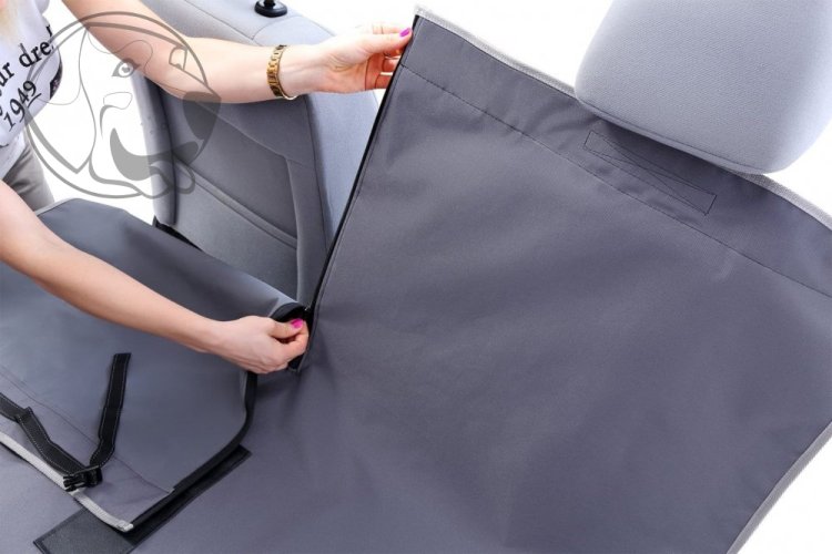 Ochranný kryt pro přepravu psů Anti Slip s bočnicemi na zip - M  133cm x 157cm - Barva: šedá
